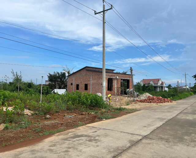 Cần bán lô đất mặt tiền đường bê tông tại xã Tân Văn giáp Đức Trọng
