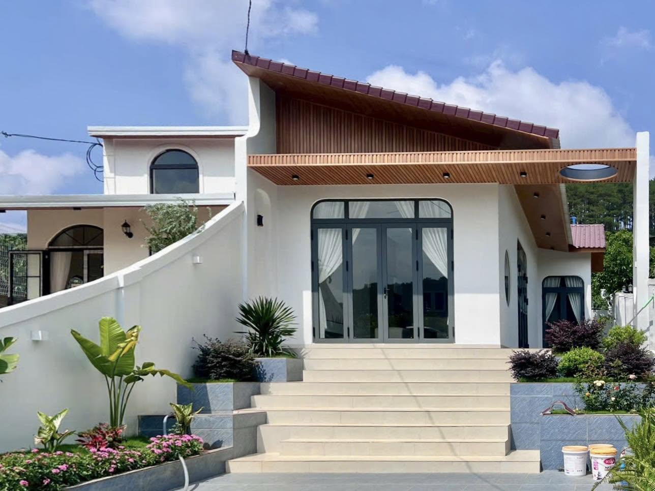 Bán nhà Mê Linh Lâm Hà 252m², 2PN, nội thất mới