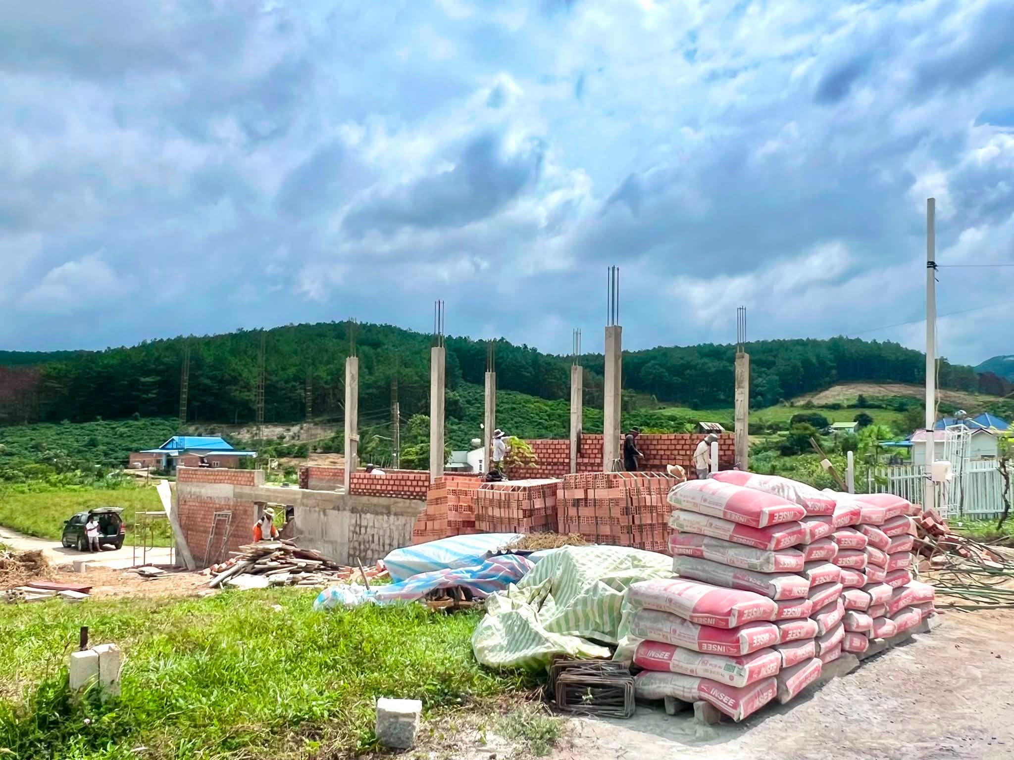 ĐẤT VEN ĐÀ LẠT 2 MẶT TIỀN – 85M² THỔ CƯ, KHU DÂN CƯ NGHỈ DƯỠNG HIỆN HỮU (1)